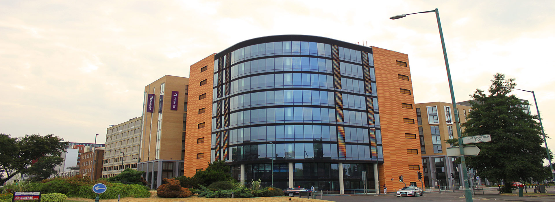 128 BED HOTEL, 920 STUDENT ROOMS & OFFICES IN BOURNEMOUTH